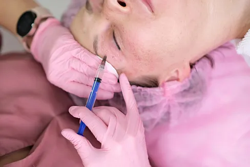 Преимущества биоревитализации под глазами