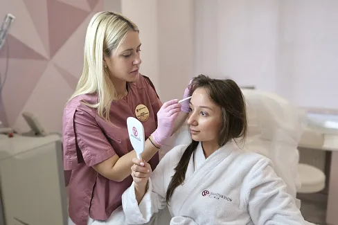 Консультация перед инъекцией ботокса в лоб