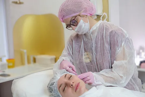 Нитевой лифтинг омолаживает шею