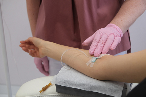 Капельница с глутатионом и витаминными препаратами 